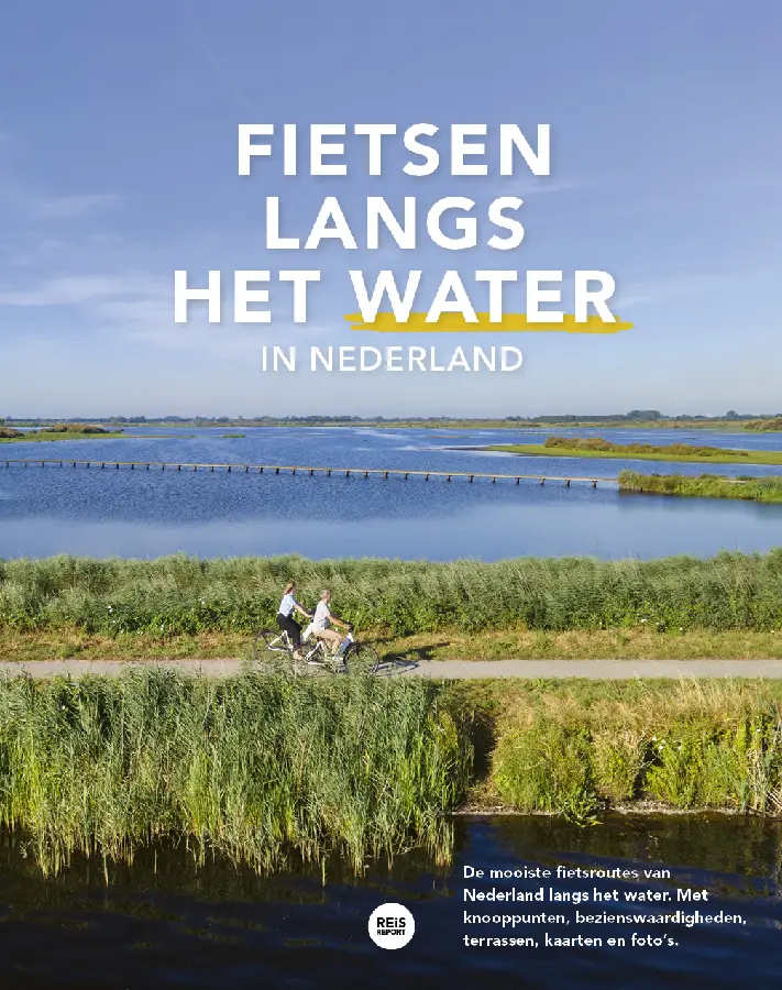 Fietsen langs het water in Nederland